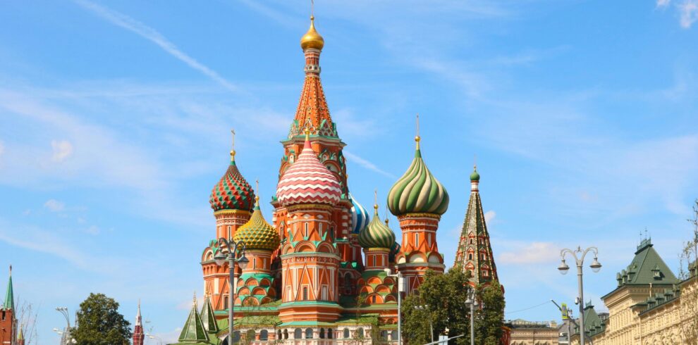 saint-basils-cathedral-moscow-blue-sky-russia