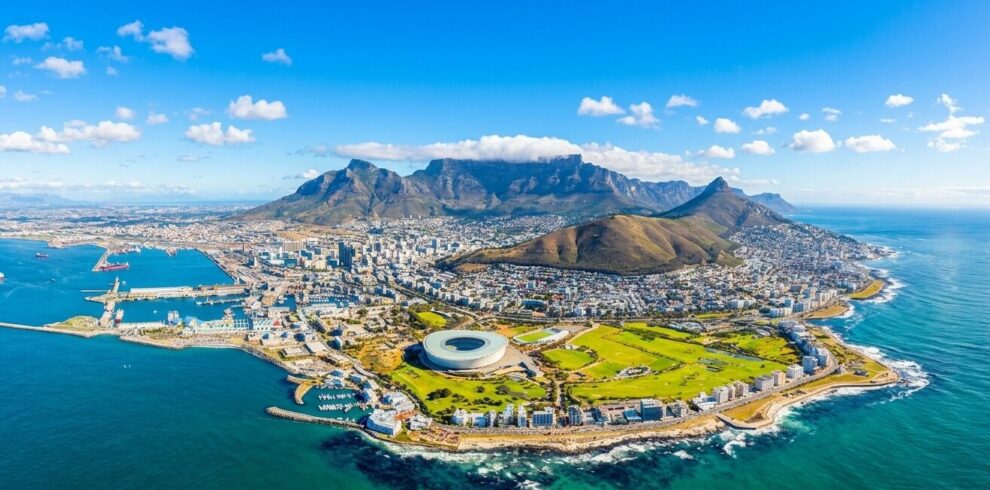 Cape Town Table Mountain scenic view for South Africa holiday tour package